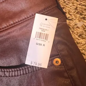 GAP Vintage Slim Mid Rise Coated Jeans Burgundy Red Size 25‎ thumbnail 3