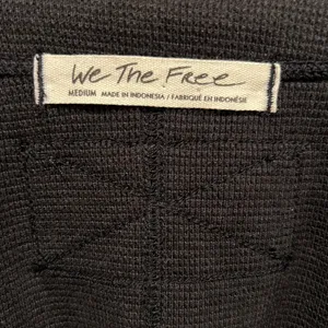 Free People We the Free All Nighter Long Sleeve Surplice Crop Top Size Medium thumbnail 4