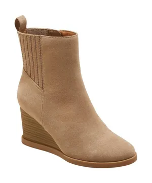 NWT Universal Thread Winter Boots with Memory Foam Insole Taupe Brown 5.5M thumbnail 1