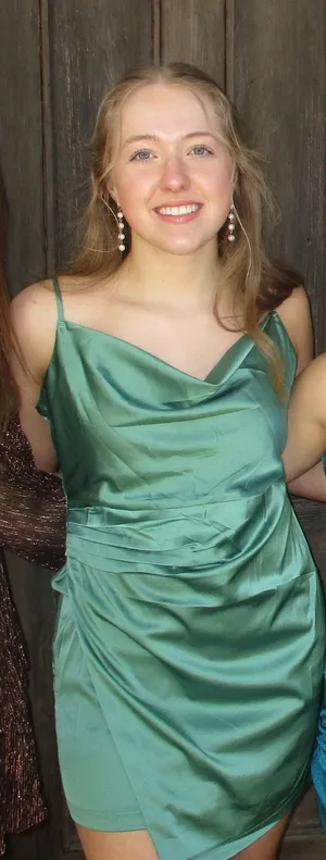 Green Dress thumbnail 1