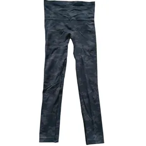 Spanx Look At Me Now Seamless Blue Camo Leggings Sz M Shaping‎ thumbnail 2