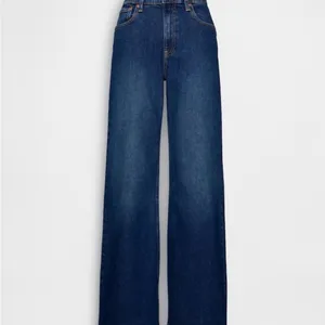 NWT GAP Wide-Leg High-Rise Jeans in Deep Blue thumbnail 3