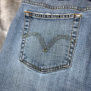 Levis 505 Womens Size 14M Jeans Straight Leg Stretch Blue Denim Everyday Casual thumbnail 7
