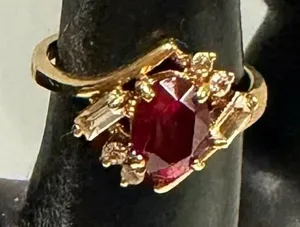 Vintage Style Gold Tone Faux Ruby Ladies Statement Ring Size 7 thumbnail 1