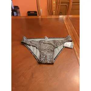 HOT KISS Women’s Swimsuit Bikini Bottom M Floral Belt Detail New With Tags thumbnail 4