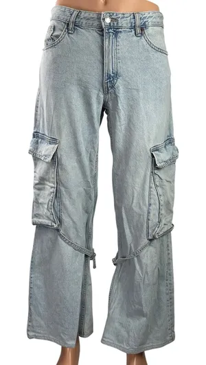 Zara Womens Blue Light Wash Mid Rise Wide Leg Baggy Cargo Denim Jeans Pants Sz 8 thumbnail 1