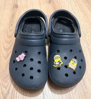 Crocs Classic Lined Clog Black Fuzzy Women's 8 Men's 6 Unisex Clogs + Charms thumbnail 1