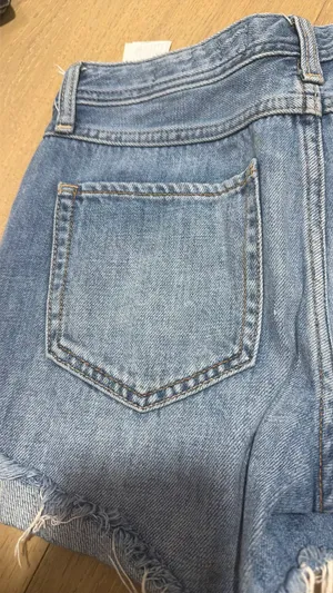 Hollister thumbnail 2