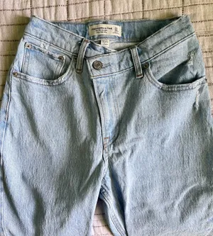 Abercrombie Curve Love 90s Straight Jeans thumbnail 3