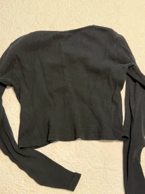 Brandy Melville Long Sleeve Crop Top thumbnail 2