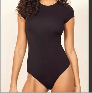 REFORMATION- Racquel Bodysuit Black Short Sleeve Size M thumbnail 2