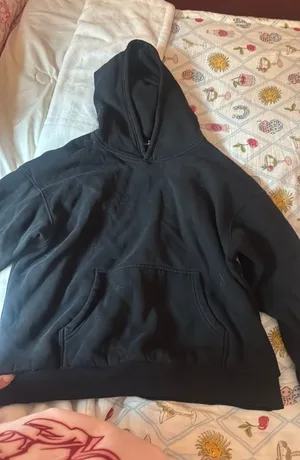 Black hoodie Size M thumbnail 1