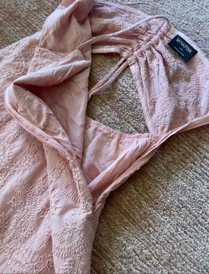MINKPINK Pink Embroidered Mini Dress Size L Open Back Ruffle Hem thumbnail 7