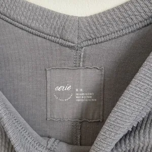 Aerie Wonder Textured V-Neck Sweater Size Medium Gray Ribbed Oversized thumbnail 3