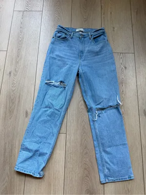 Abercrombie & Fitch 90’s Straight Ultra High Rise Curve Light Wash Distressed 28 thumbnail 5
