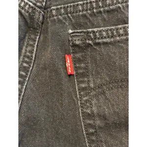 Levi's 501 Original Cut Off Shorts Womens 27 Black Distressed Denim Raw Hem thumbnail 4