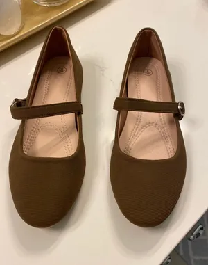 Brown Mary Jane’s Size 8 thumbnail 1