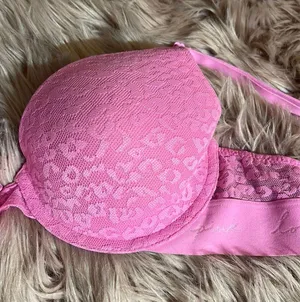 PINK Victoria’s Secret Bra thumbnail 4