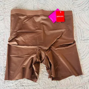 Spanx Shape Invisible‎ Girlshort, Shapewear Shorts. Size XL, Brown, NWT thumbnail 1