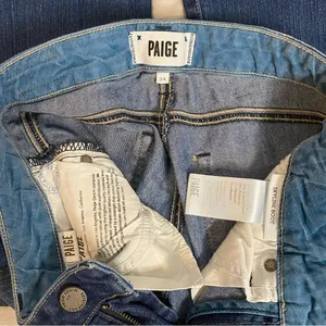 Paige Skyline Bootcut Dark Wash Jeans in Size 24 thumbnail 3