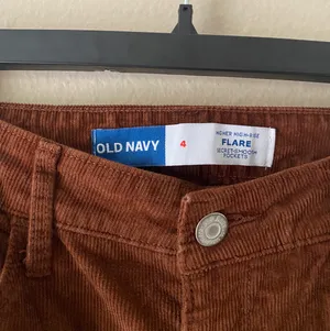 Old Navy High-Waisted Burgundy Corduroy Flared Jeans thumbnail 3