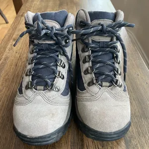 Hi-Tec Hiking Boots - size 9 thumbnail 1