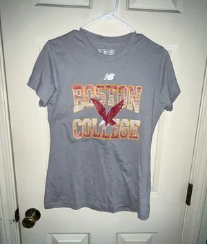 New Balance Boston College Eagles Graphic T-Shirt Women's Medium thumbnail 1