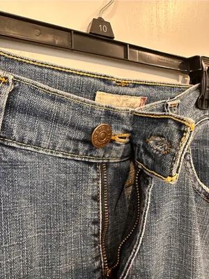 Levi's Women's low rise 542 flare Medium Blue Jeans thumbnail 6