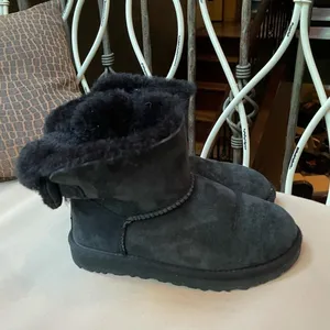 UGG‎ Arielle Bailey Fur Bow Black Boots Size 6 thumbnail 6