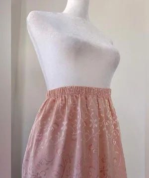 Vintage ‘90s Shimmery Light Pink Floral Print Stretchy Pencil Skirt thumbnail 5