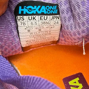 Hoka One One Clifton 9 running shoes in purple and blue with a gradient effect #running #athletic women size 7 thumbnail 8