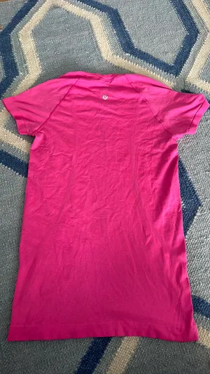 Lululemon Swiftly Tech Short Sleeve thumbnail 2