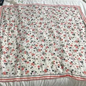 Floral Patterned Bedding Red thumbnail 1