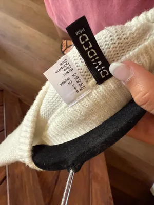 H&M Sweater thumbnail 3
