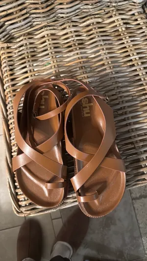 SHU SHOP brand new women’s CAROL 8 thumbnail 3