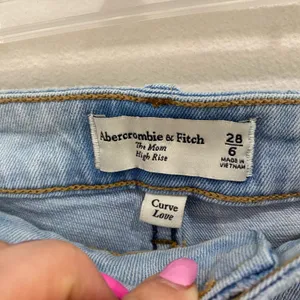 Abercrombie High Rise Mom‎ Jeans 28/6 Raw Hem Ankle Slim Fit Vintage Chic thumbnail 3