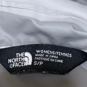 The North Face Women's Purple Long Sleeve Hoodie Hooded Rain Coat Jacket Size S thumbnail 5