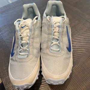 Nike vintage Jana women’s track shoes blue and white 2007 Size 10 thumbnail 2