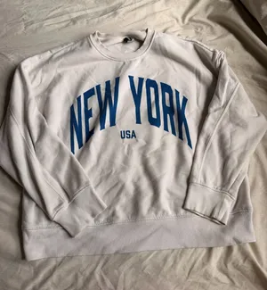 H&M Crewneck Sweatshirt thumbnail 1