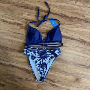 Cupshe Womens Blue Floral High Waisted Bikini Set Navy‎ Blue Medium thumbnail 2