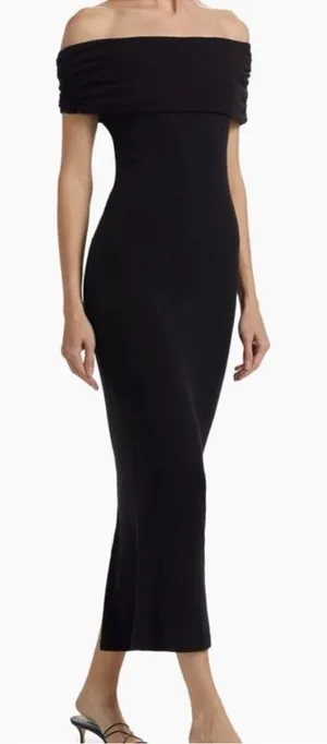 NWOT REFORMATION Josefina off the shoulder Knit Black Maxi Dress Size S thumbnail 1