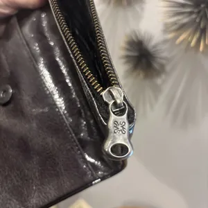 Simply Vera Wang Fold over Magnetic Handbag/Clutch/Wallet~Gunmetal Gray~EUC‎ thumbnail 7