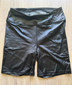 Victoria's Secret Black High-Rise Bike Shorts Size M Preowned thumbnail 1
