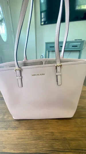 Michael Kors Purse thumbnail 1