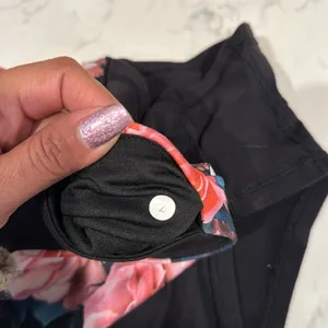 Lululemon Booty Short pink black floral sweat wicking breathable size 2 athletic thumbnail 5