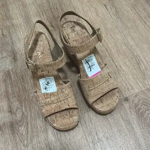 KORKS | NEW Women's Buckle Metallic Fleck Tan Cork Wedge Platform‎ Sandals, 9 thumbnail 4