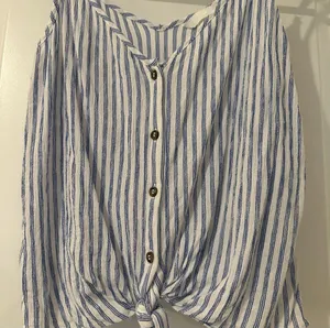 Crinkled Tie-hem Top thumbnail 2