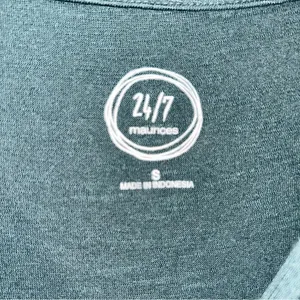 Maurice’s 24/7 Green Short Sleeve Tee Women’s Small thumbnail 5