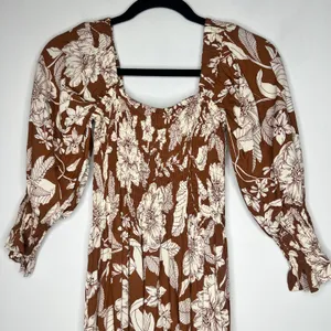 Petal & Pup Byron Floral Midi Dress Size 4 NWT thumbnail 7