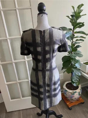 Burberry gray and black ikat-style checkered short sleeve midi dress thumbnail 4